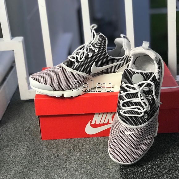 NWT Nike Air Pesto Fly SE Vast Gray WMNS - Picture 4 of 8